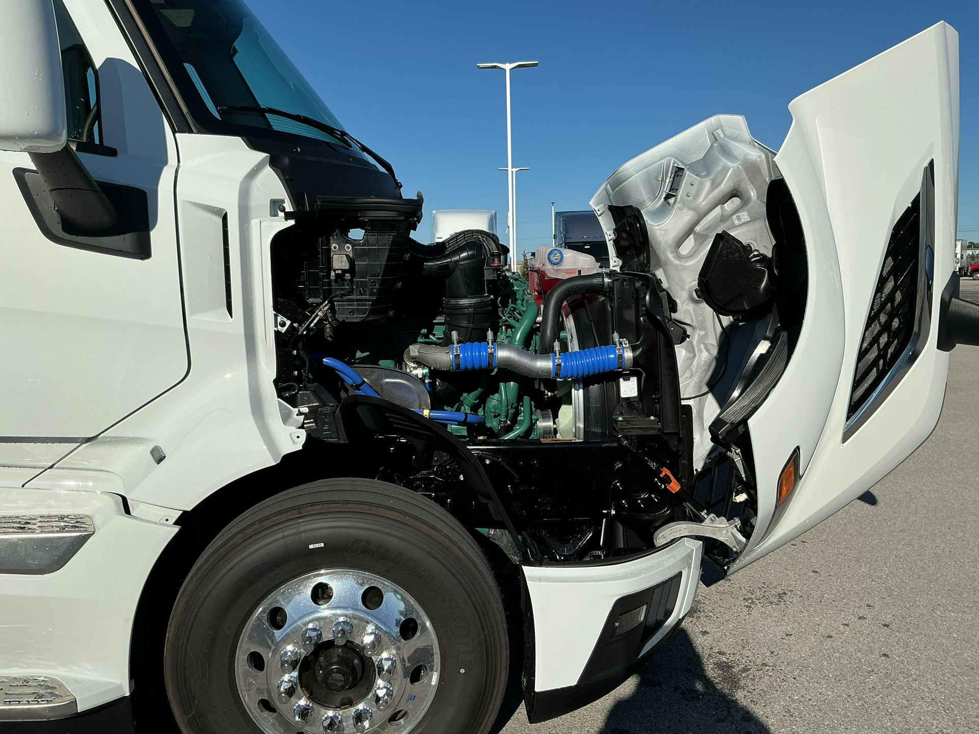 2026 Volvo - image 10