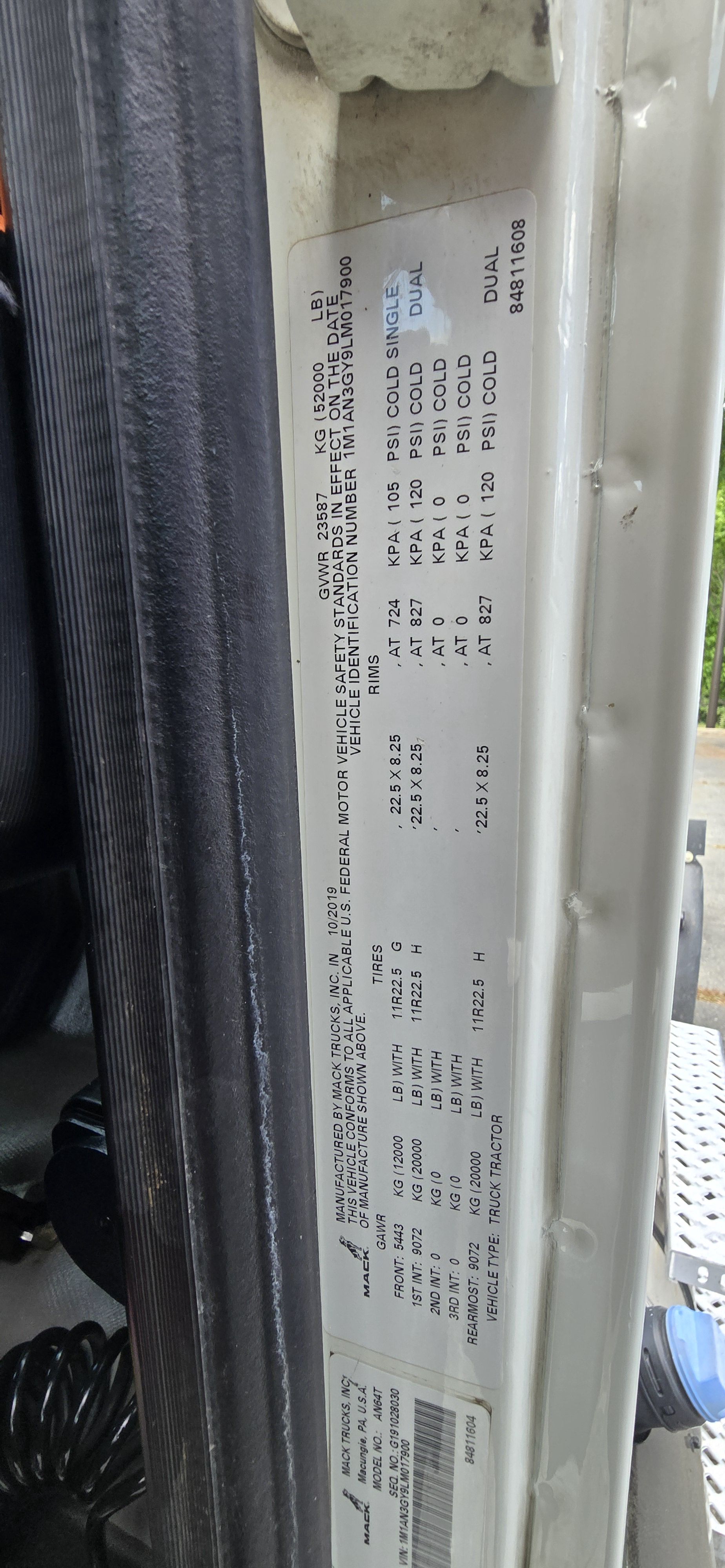 2020 Mack Anthem - image 27