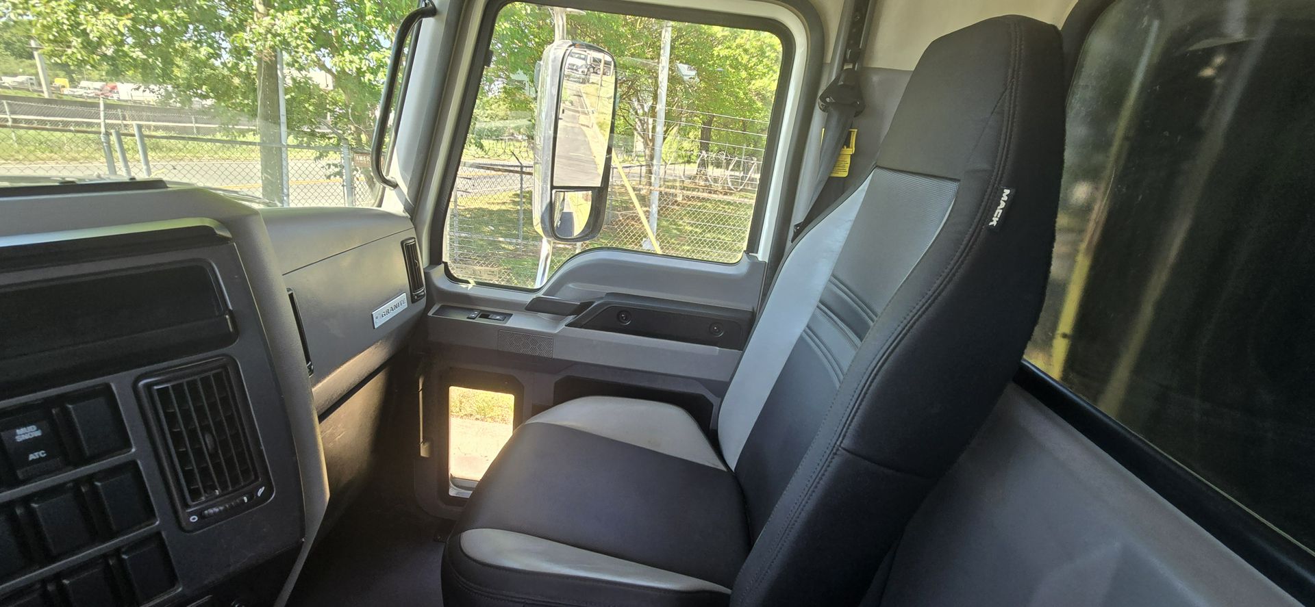 2024 Mack Granite - image 33