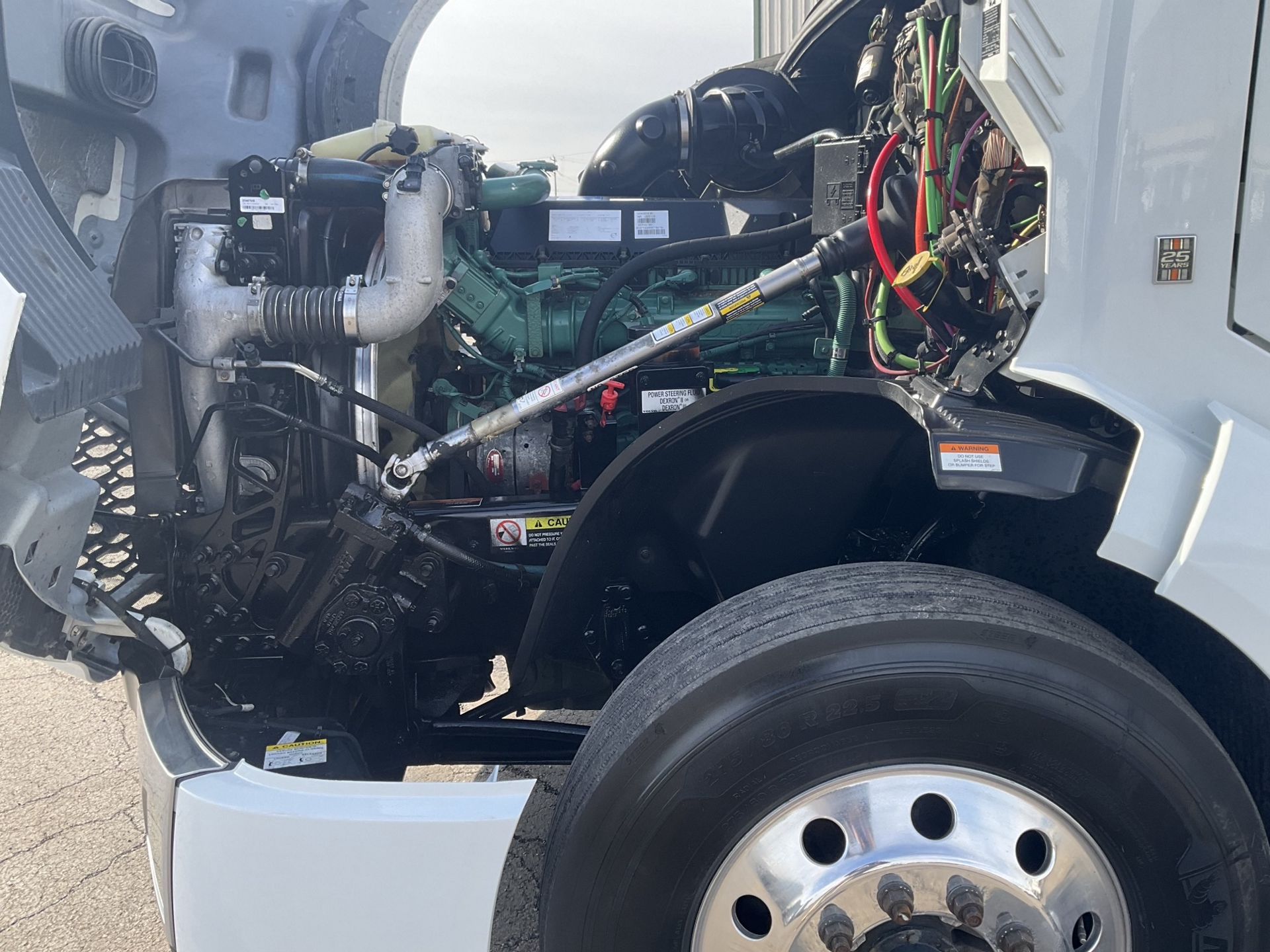 2022 Volvo - image 18