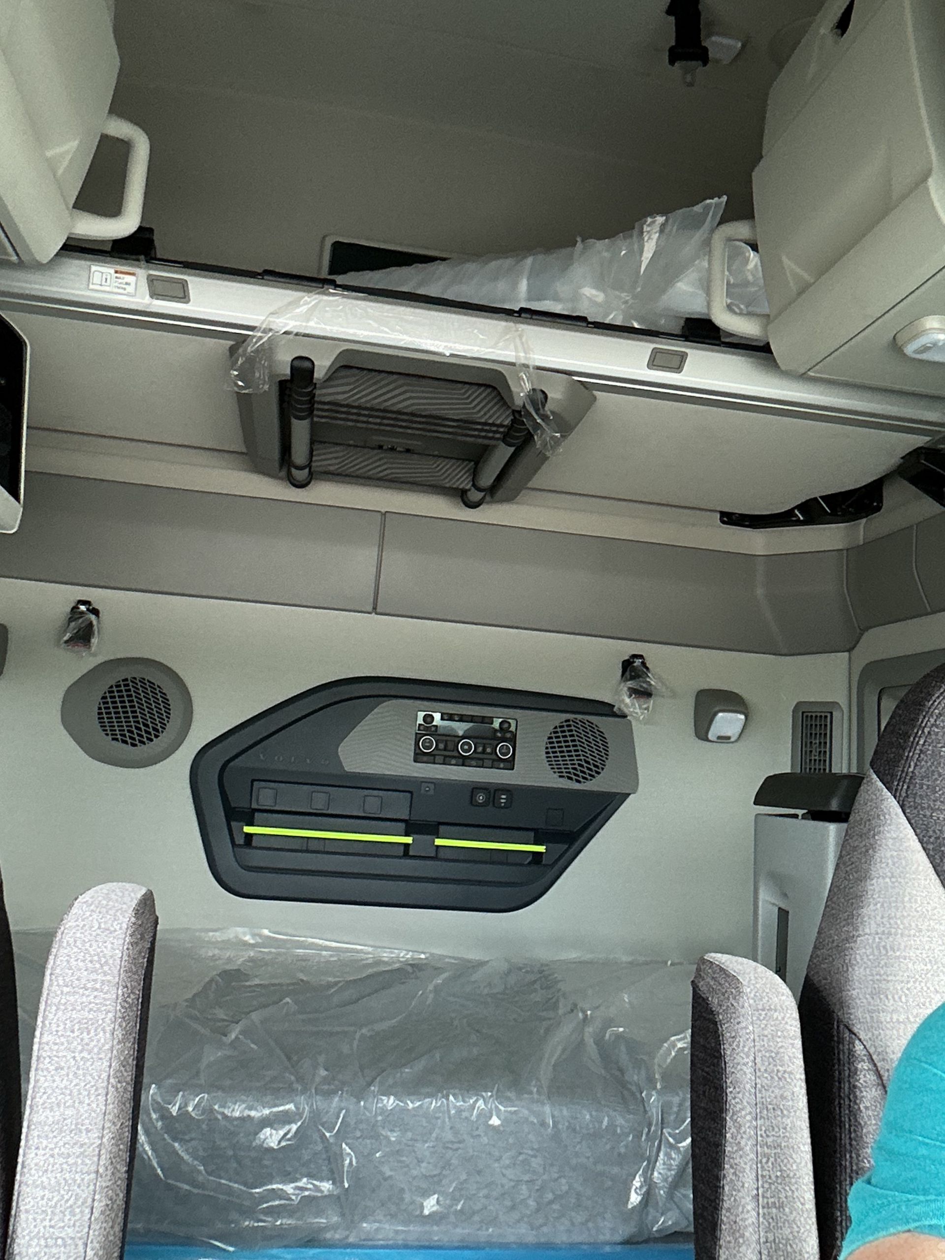 2026 Volvo - image 22