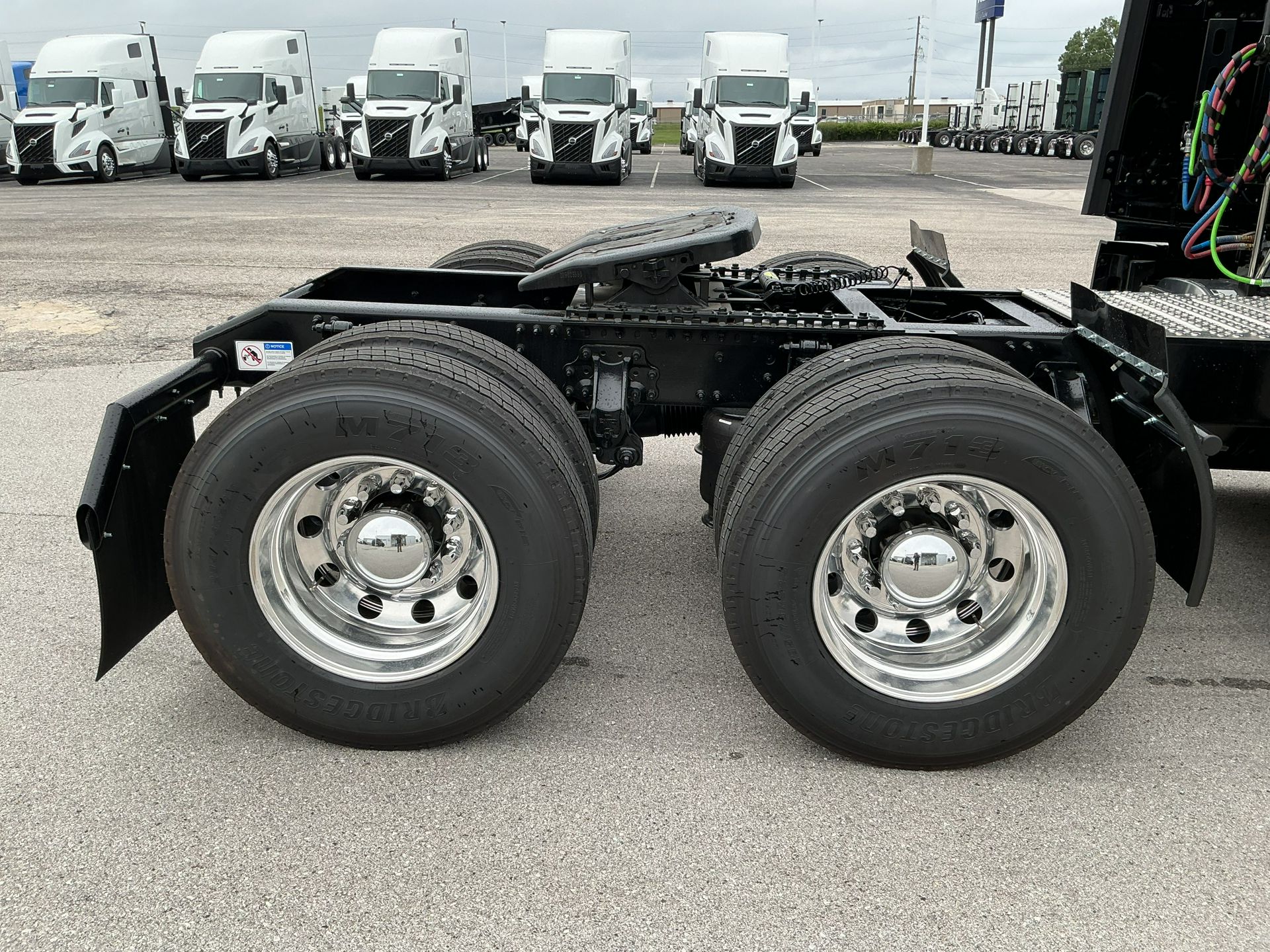 2026 Volvo - image 11