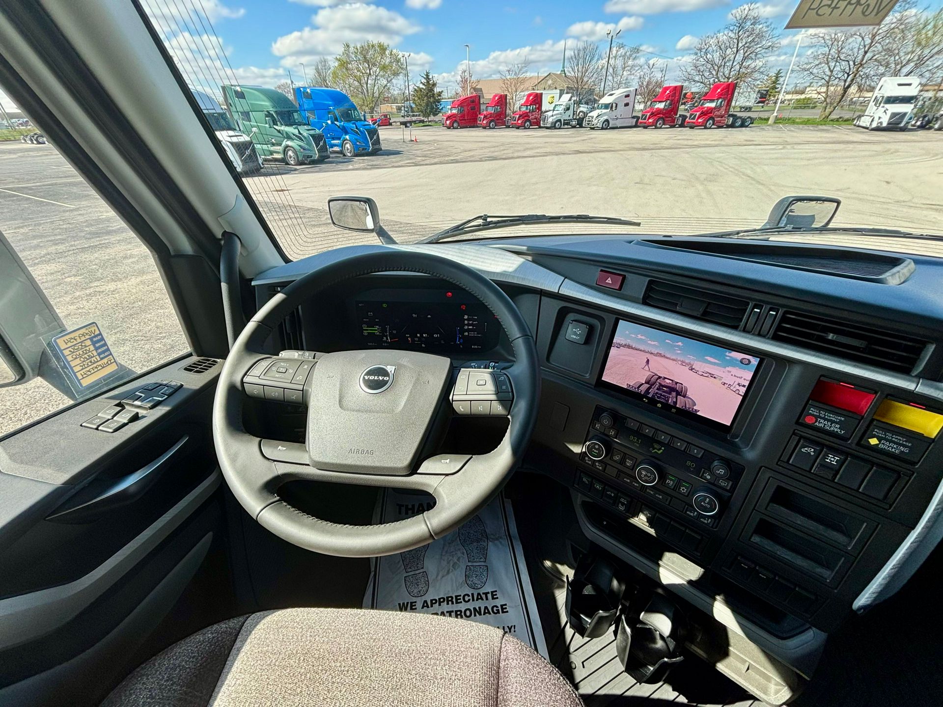 2026 Volvo - image 14