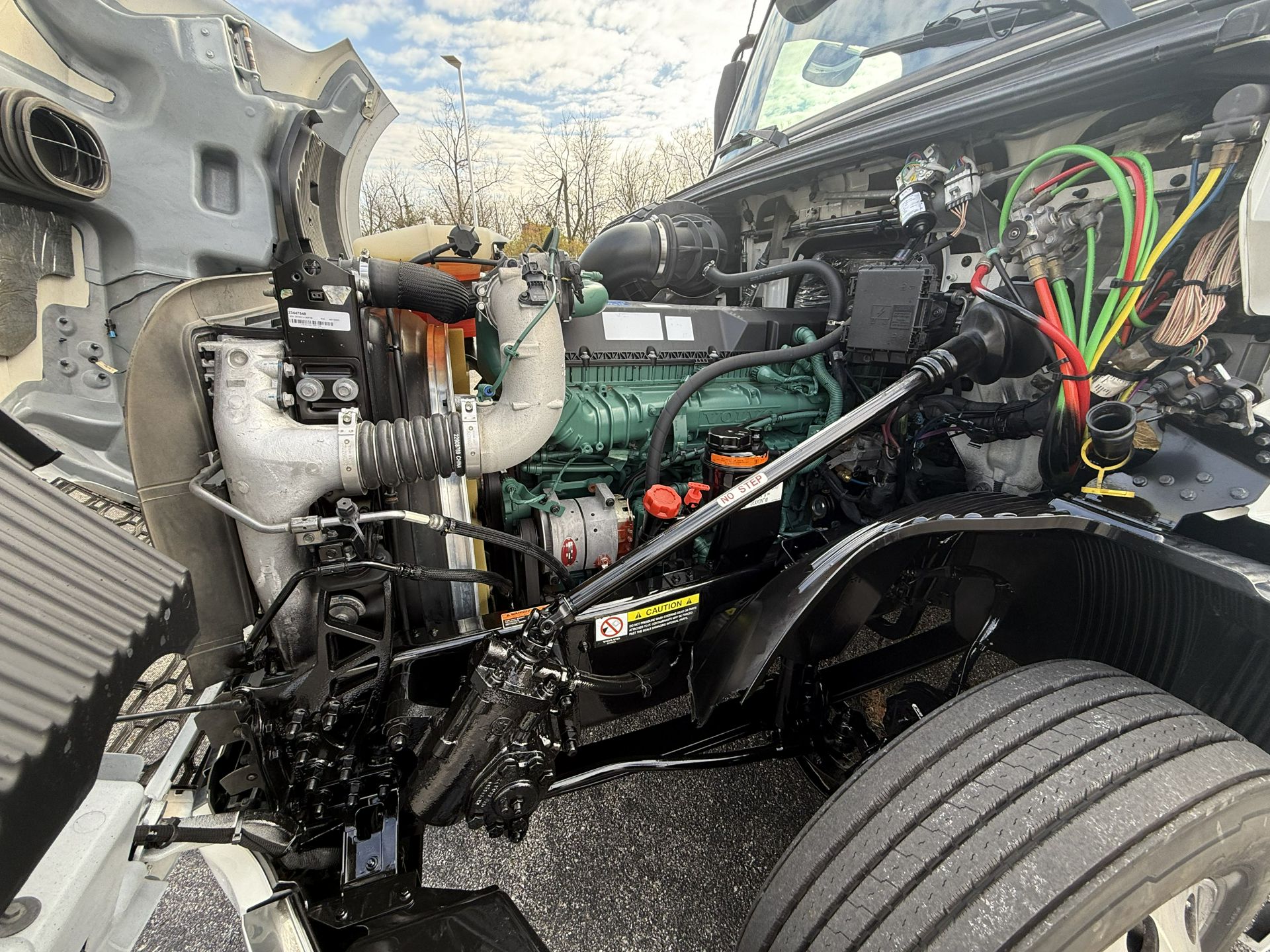 2024 Volvo - image 11