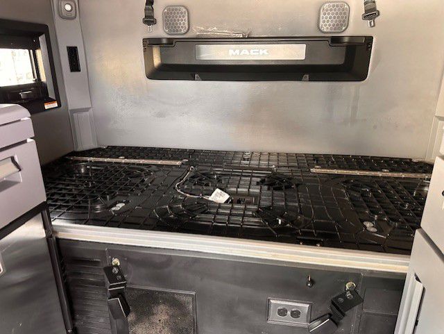 2024 Mack - image 15