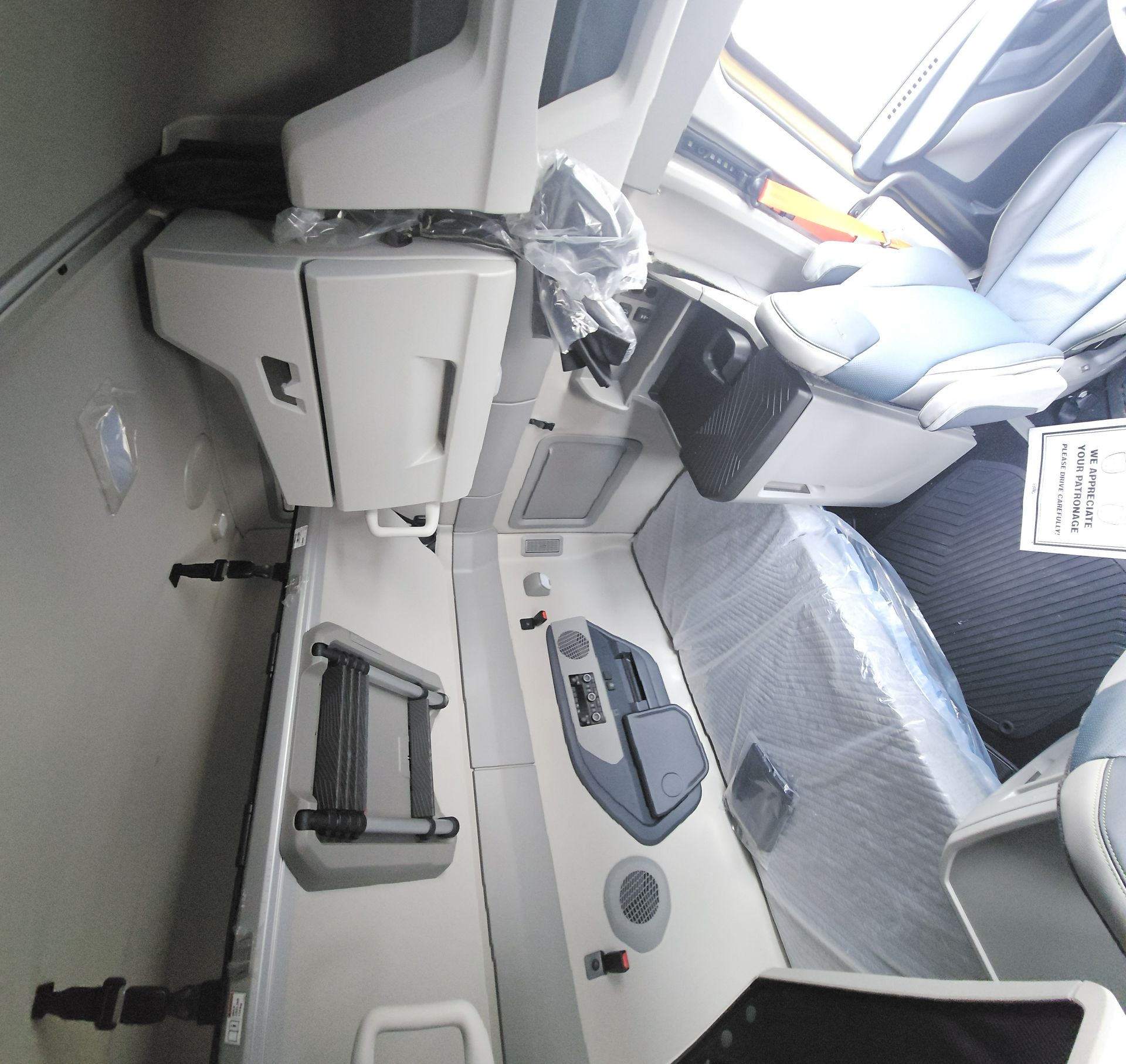 2026 Volvo - image 12