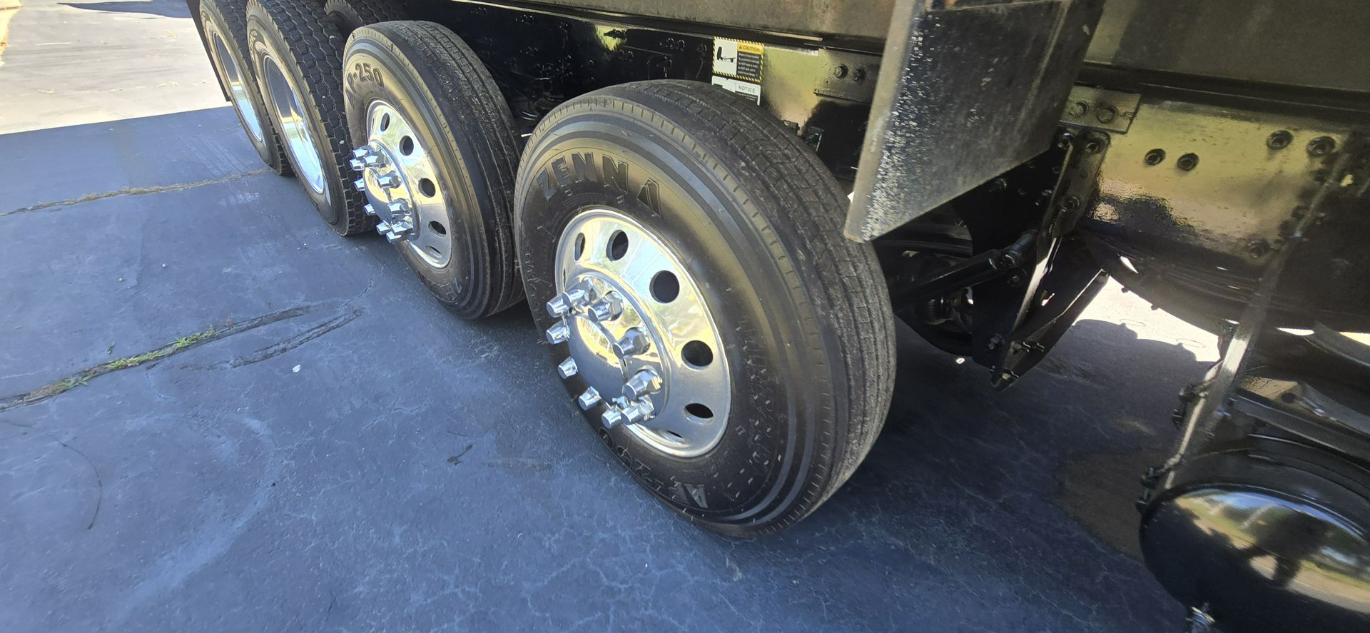 2024 Mack Granite - image 9