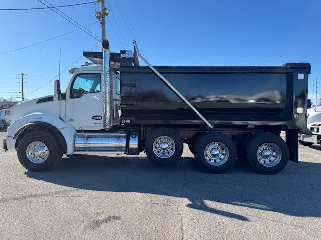 2025 Kenworth T880 - image 7