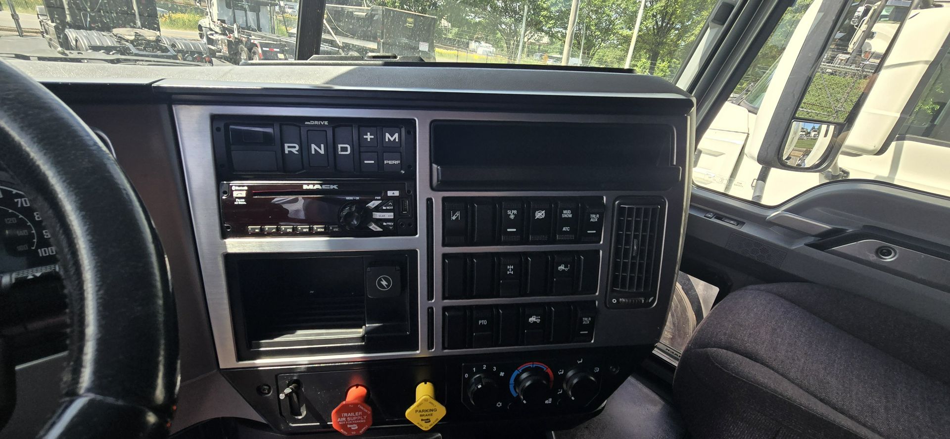 2020 Mack Anthem in Charlotte, NC — photo 7