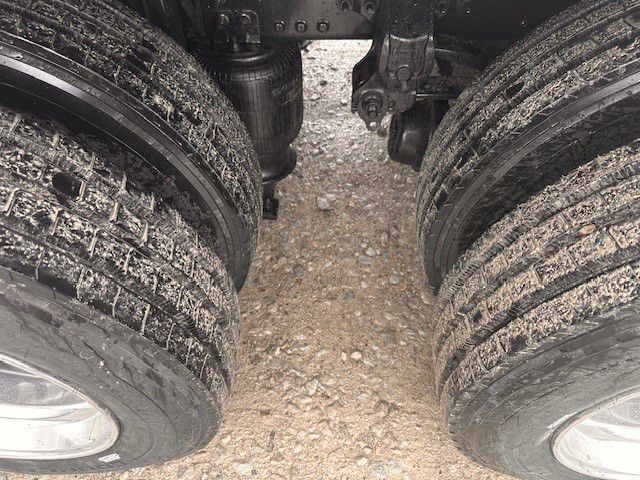 2018 Volvo - image 15