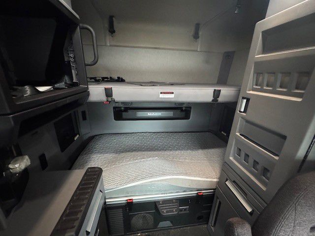 2024 Mack - image 7