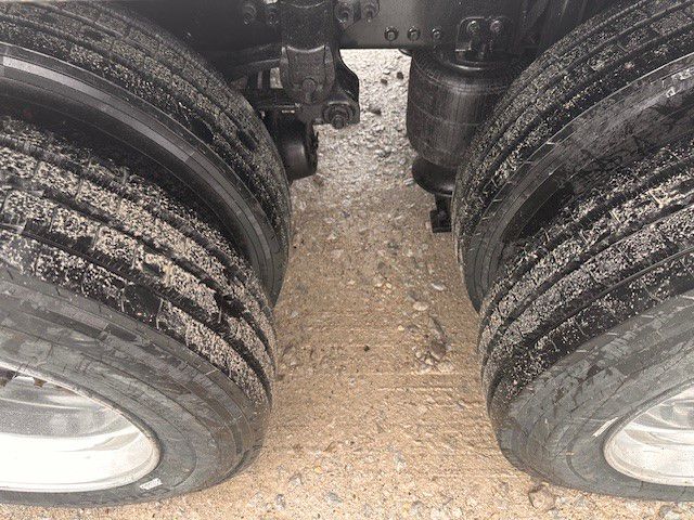 2018 Volvo - image 18