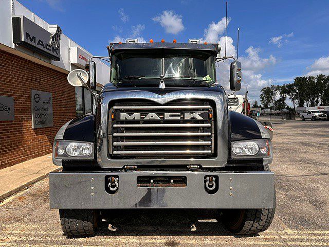2024 Mack Granite in London, OH — photo 2