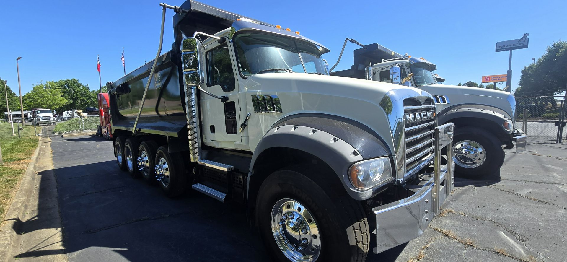 2024 Mack Granite - image 2