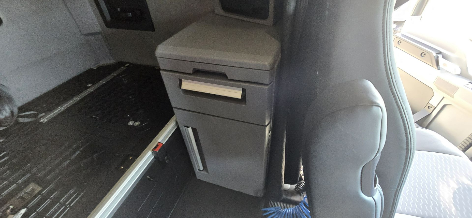 2020 Mack Anthem - image 37