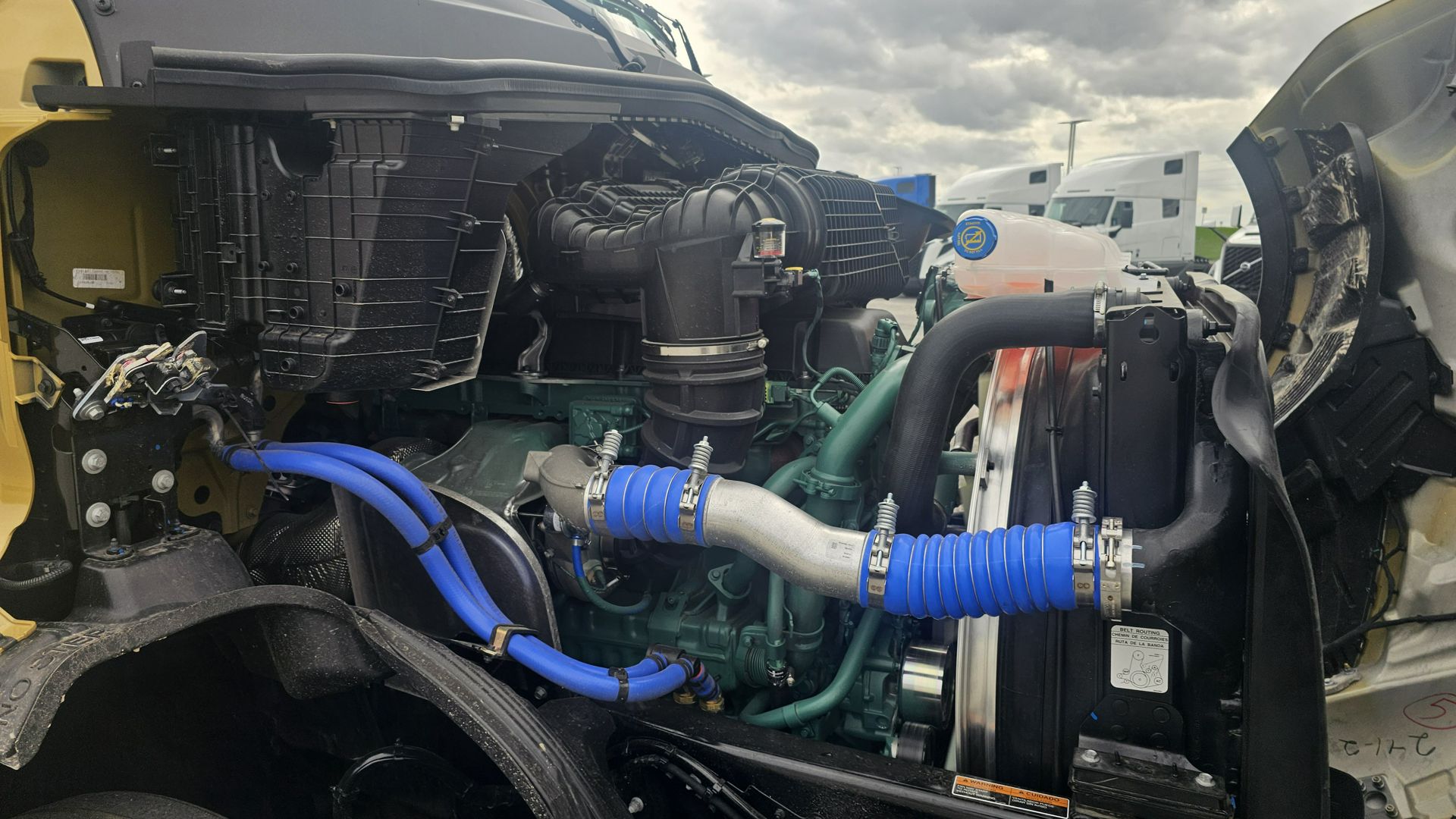 2026 Volvo - image 9