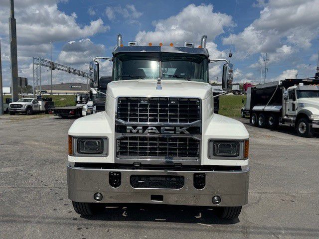 2021 Mack - image 2