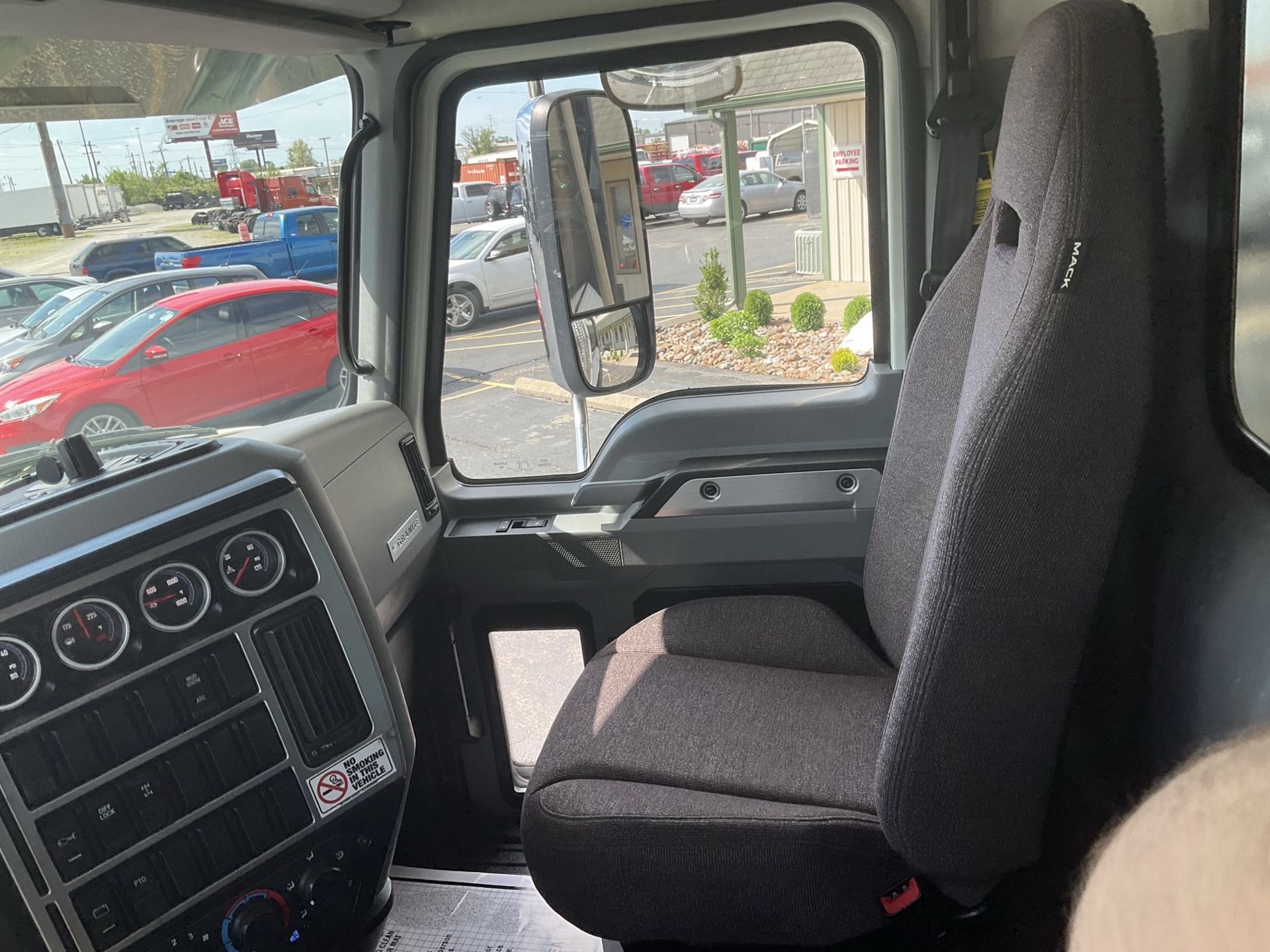 2020 Mack Granite - image 16