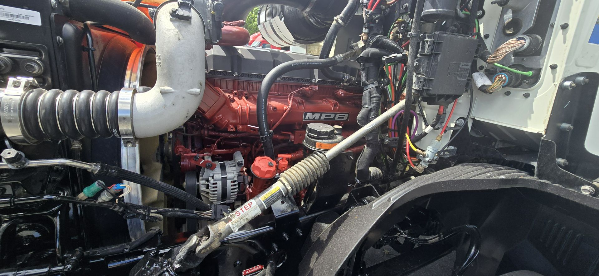 2020 Mack Anthem - image 7