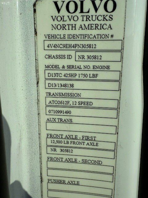 2023 Volvo - image 7