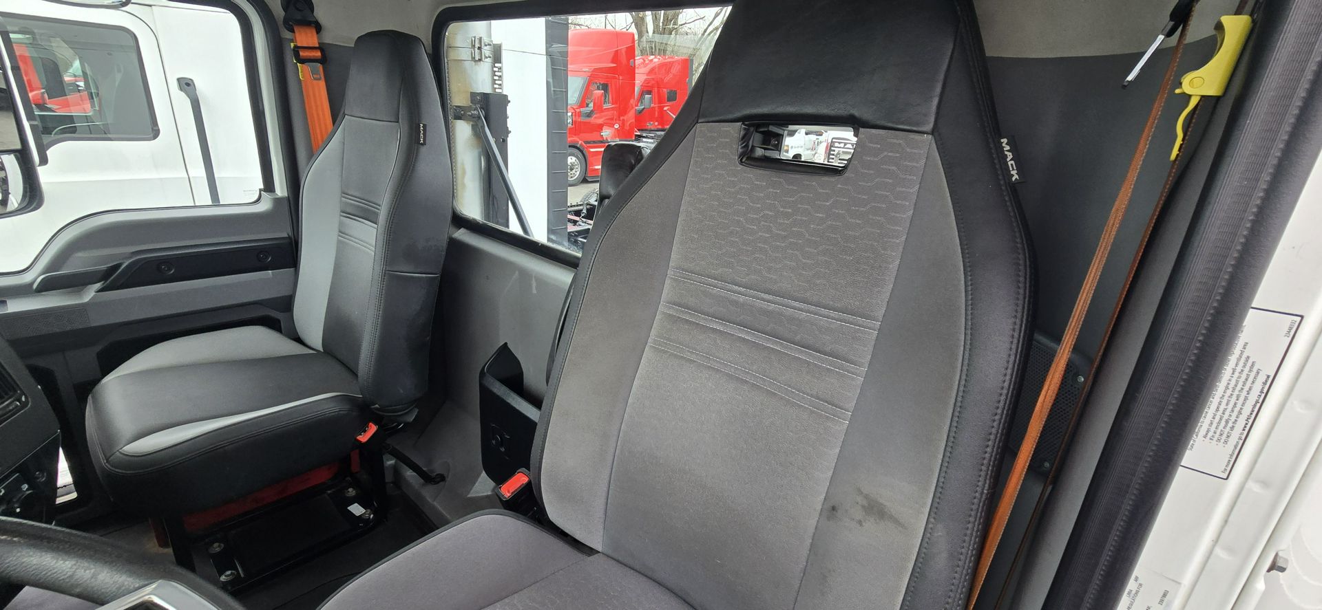 2022 Mack - image 22