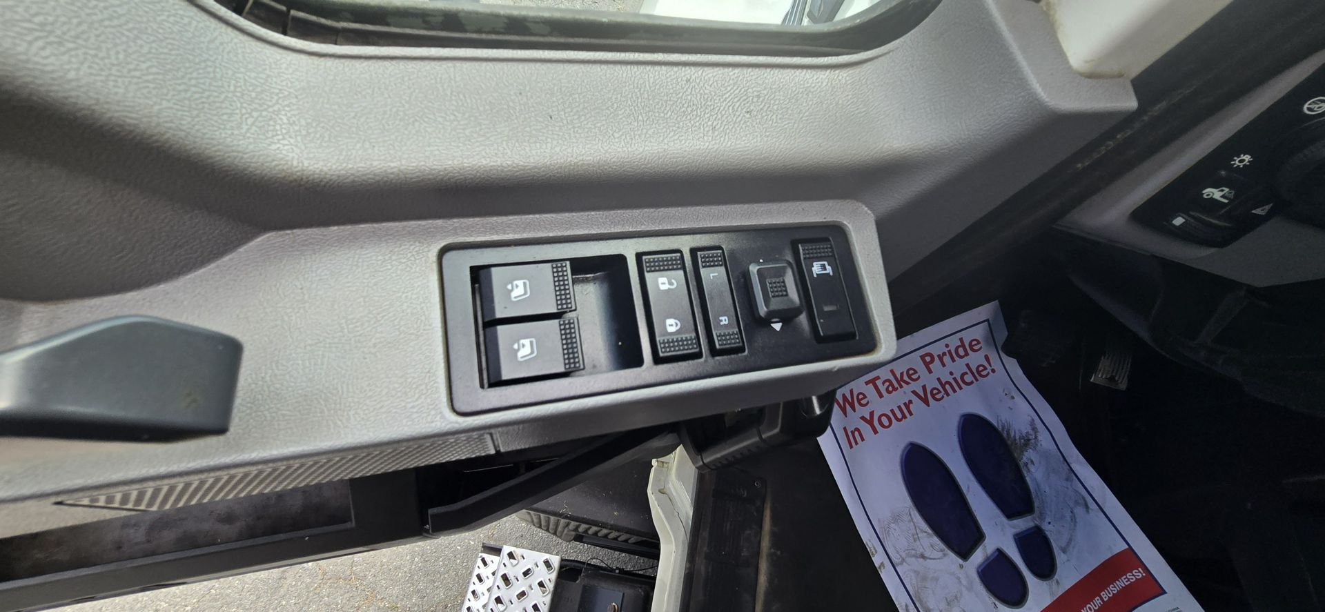 2020 Mack Anthem - image 16