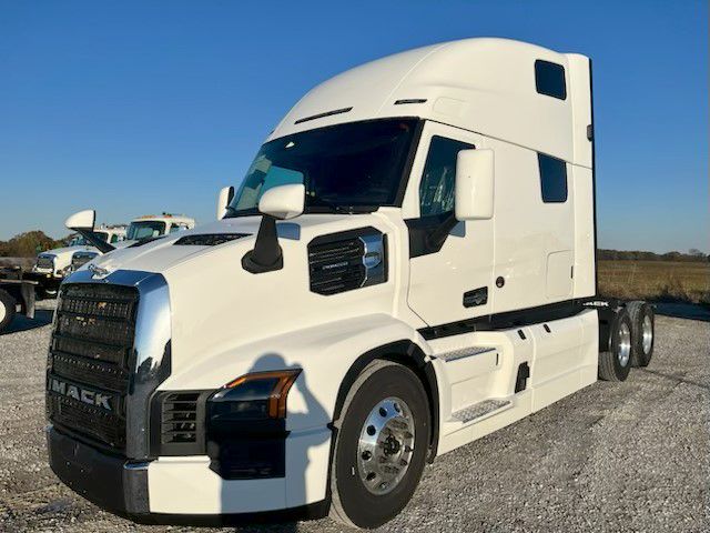2026 Mack PIONEER 64T