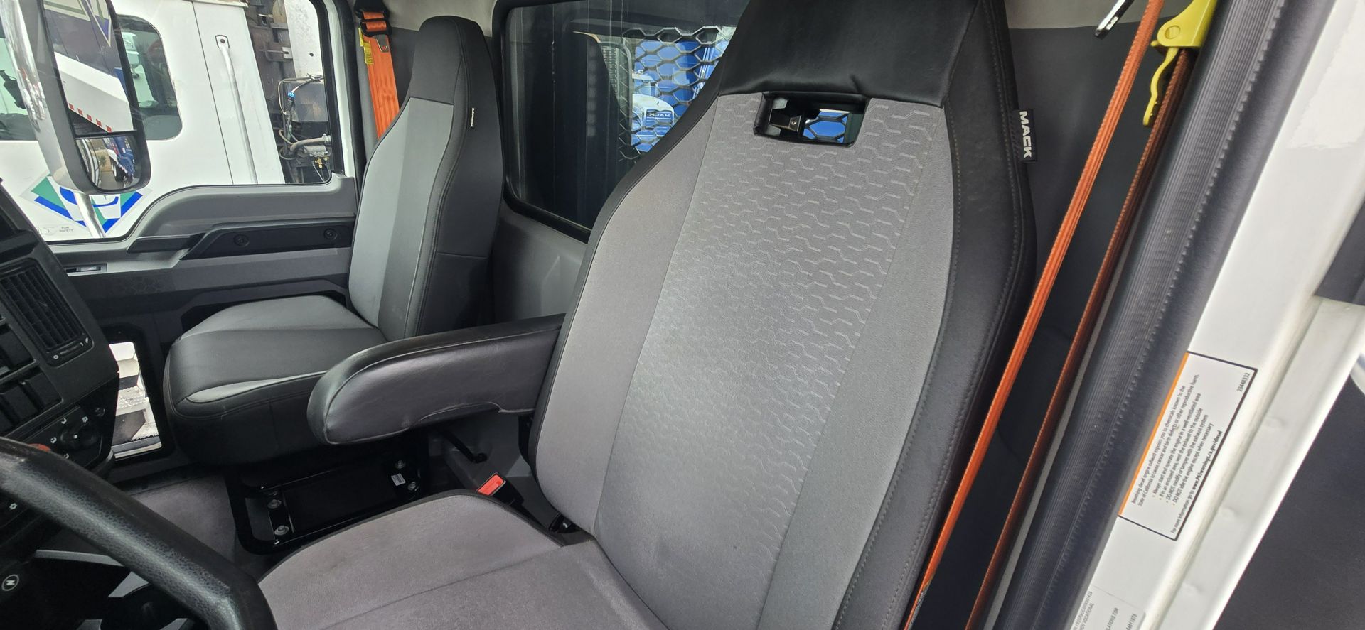 2021 Mack - image 17