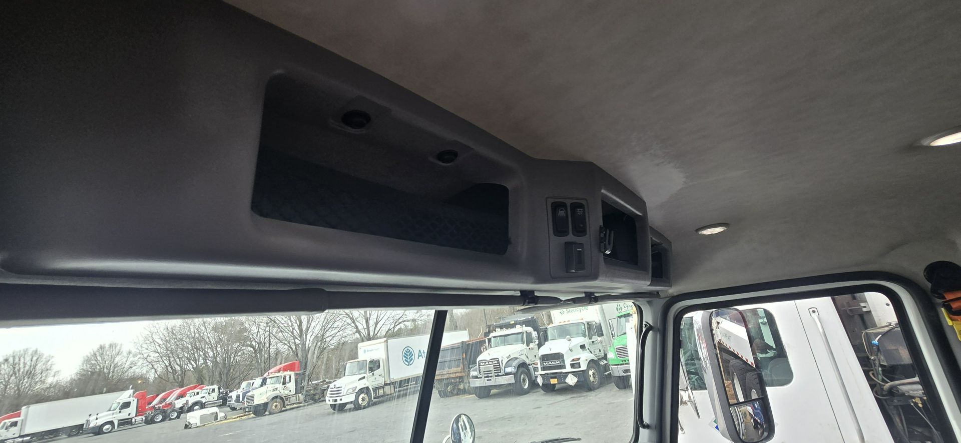 2021 Mack - image 25