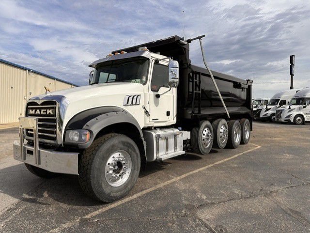 2024 Mack GR64F M359