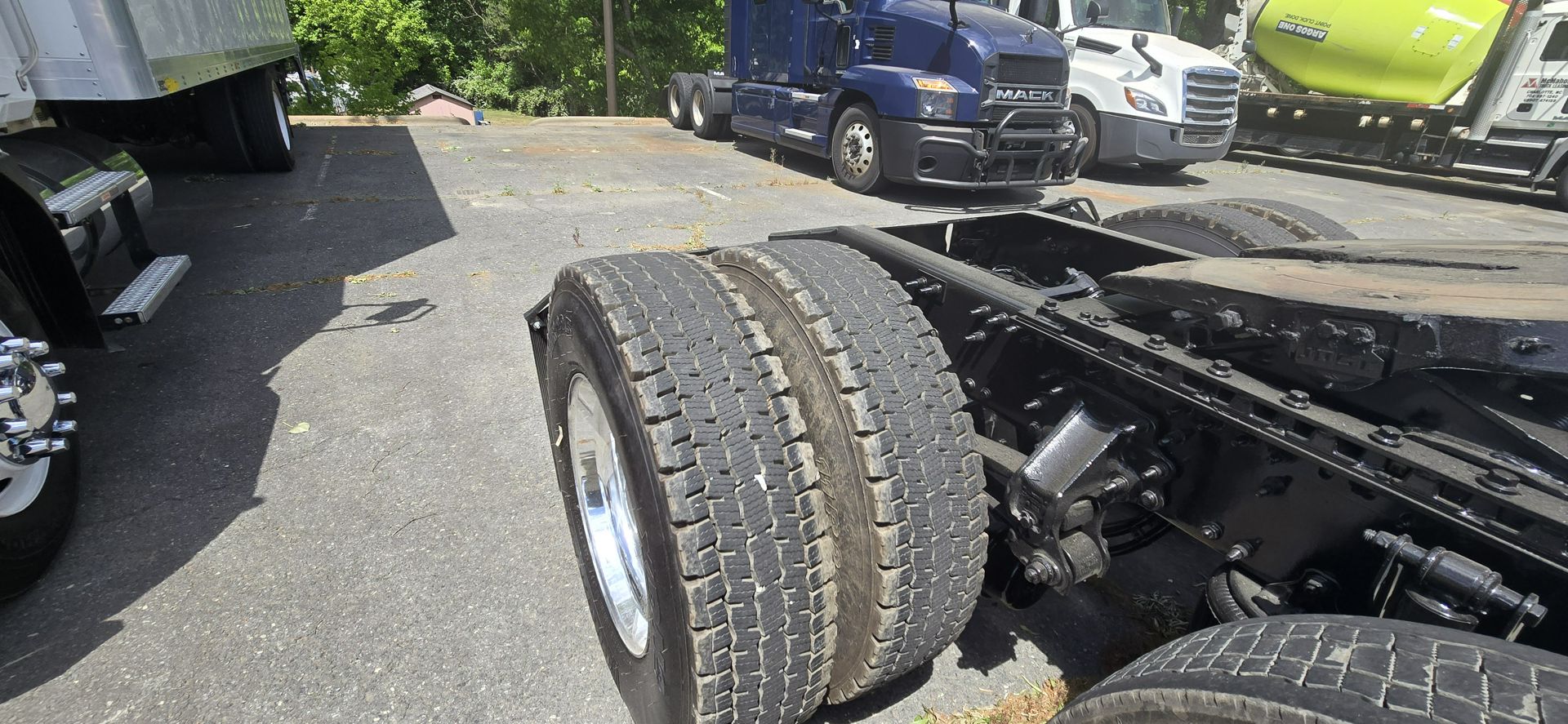 2020 Mack Anthem - image 13