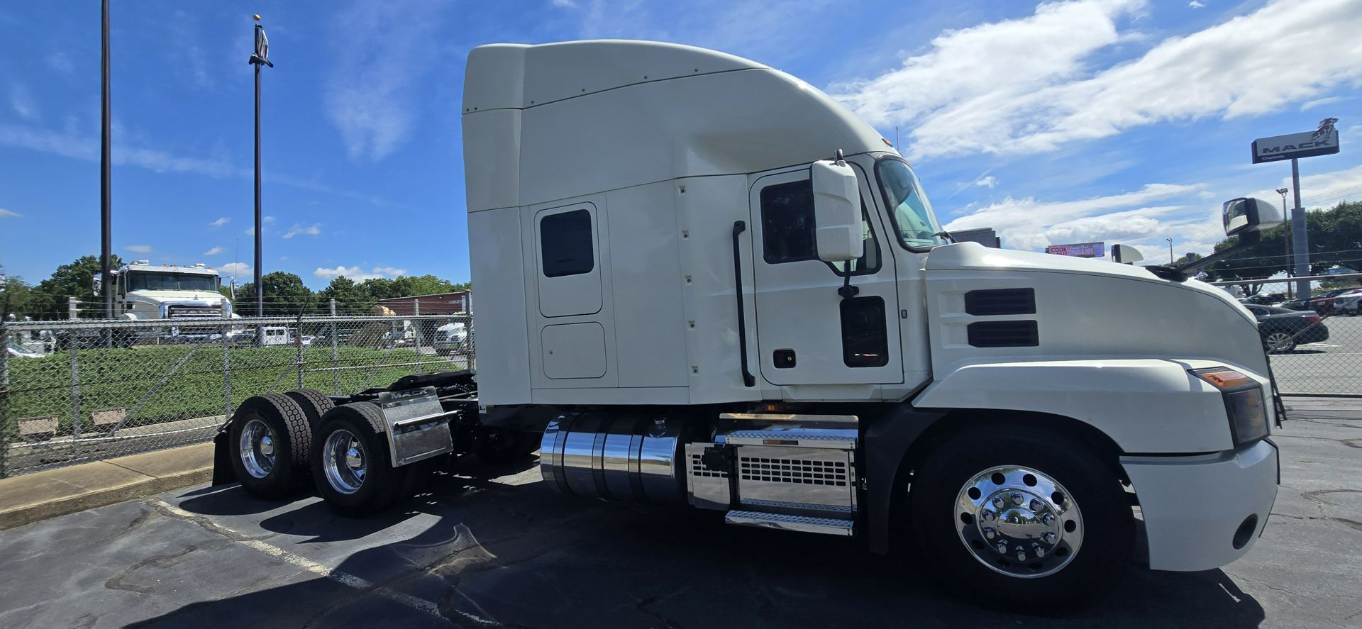 2020 Mack Anthem in Charlotte, NC — photo 2