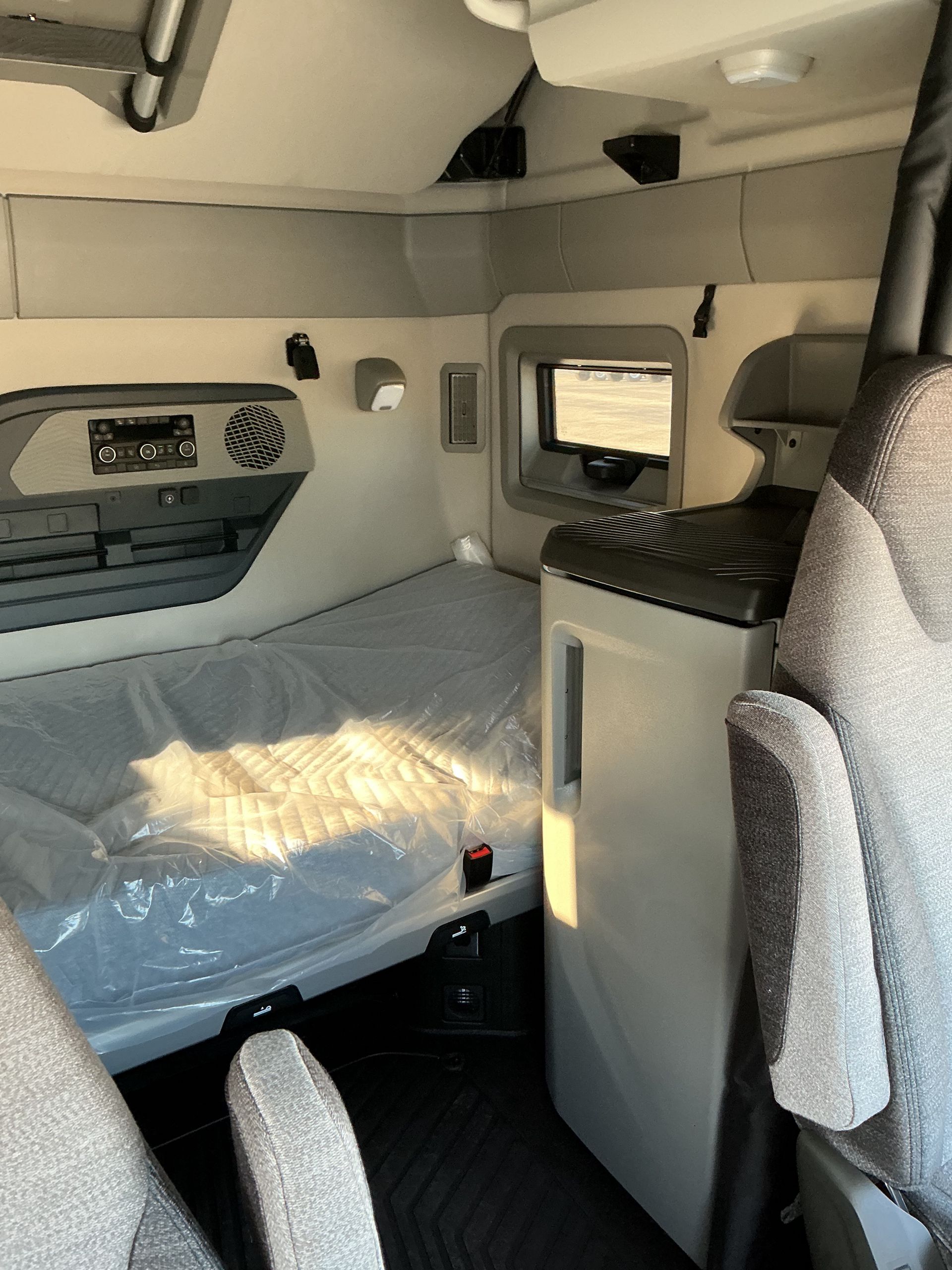 2026 Volvo - image 18