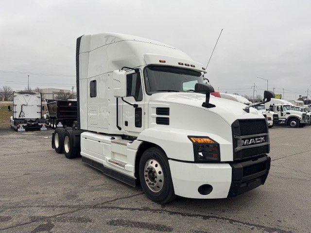 2020 Mack AN64T M742
