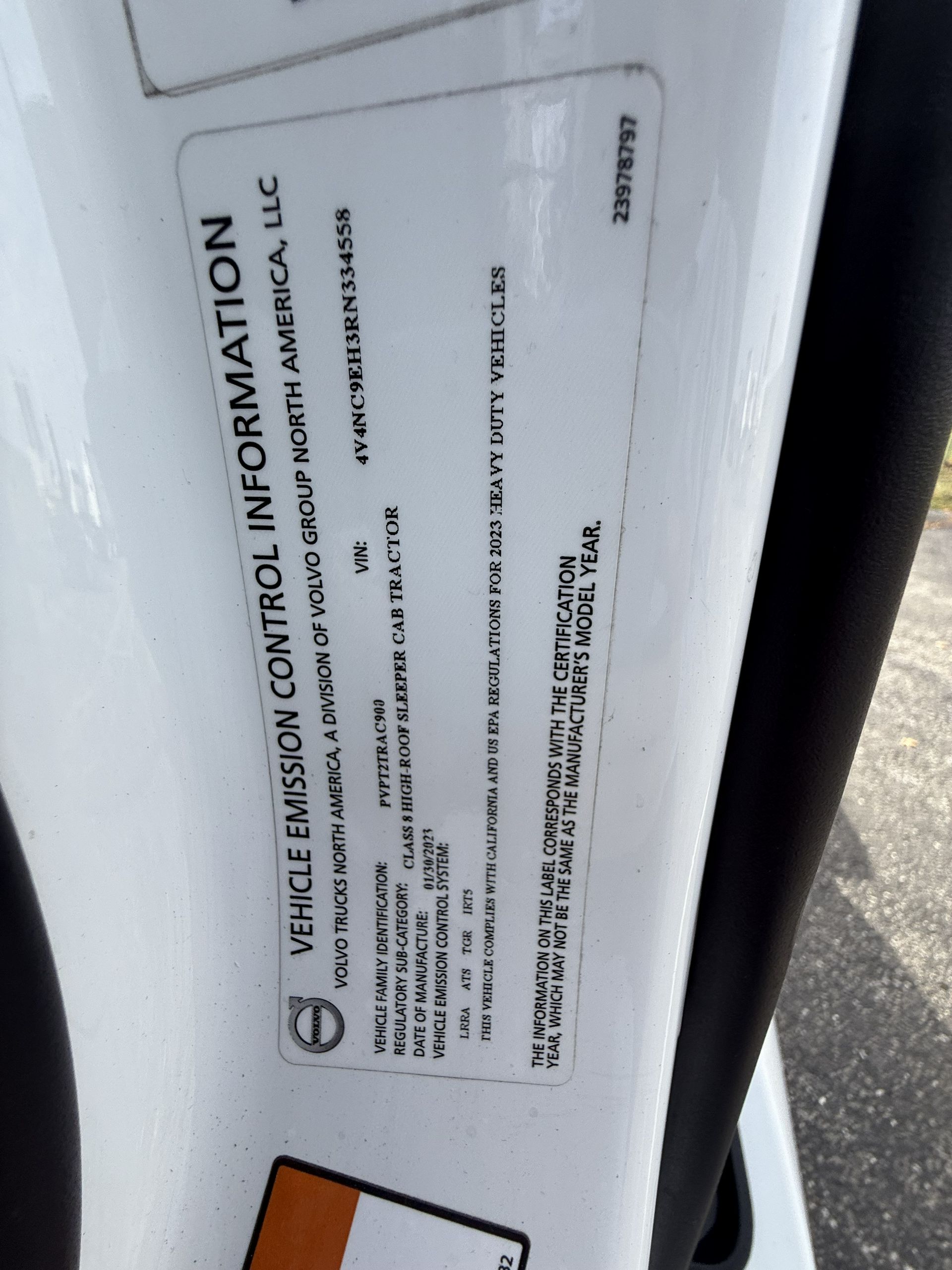 2024 Volvo - image 15