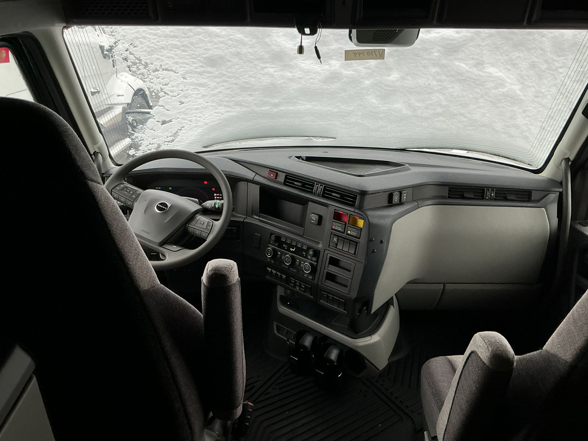 2026 Volvo - image 21