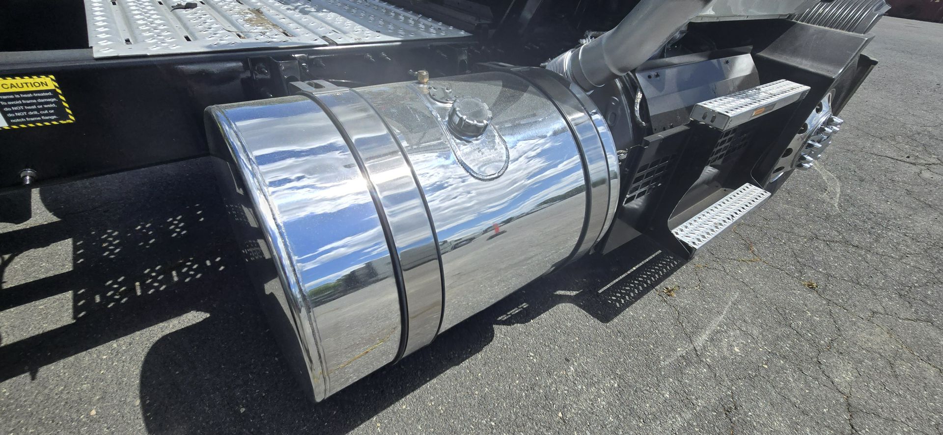 2020 Mack Anthem - image 14