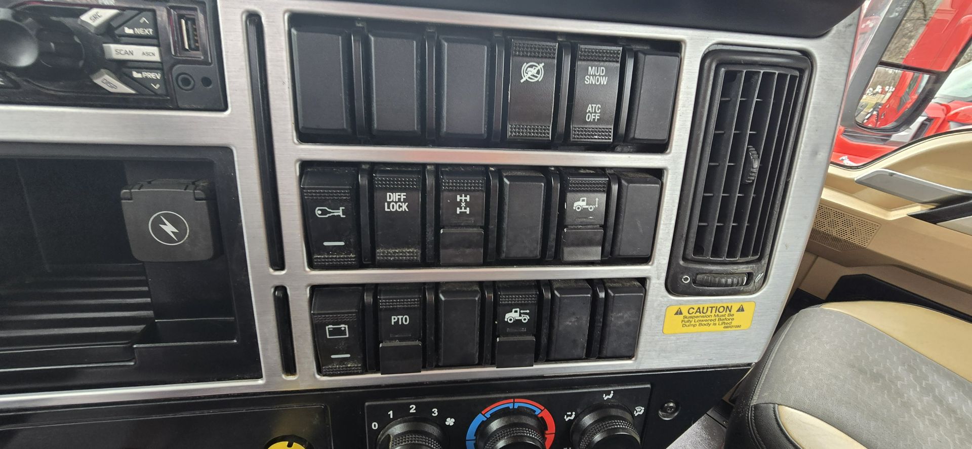 2021 Mack - image 24