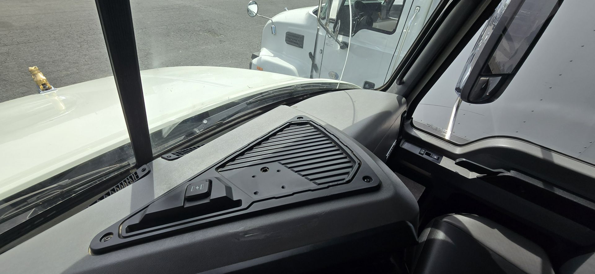 2024 Mack Granite - image 28