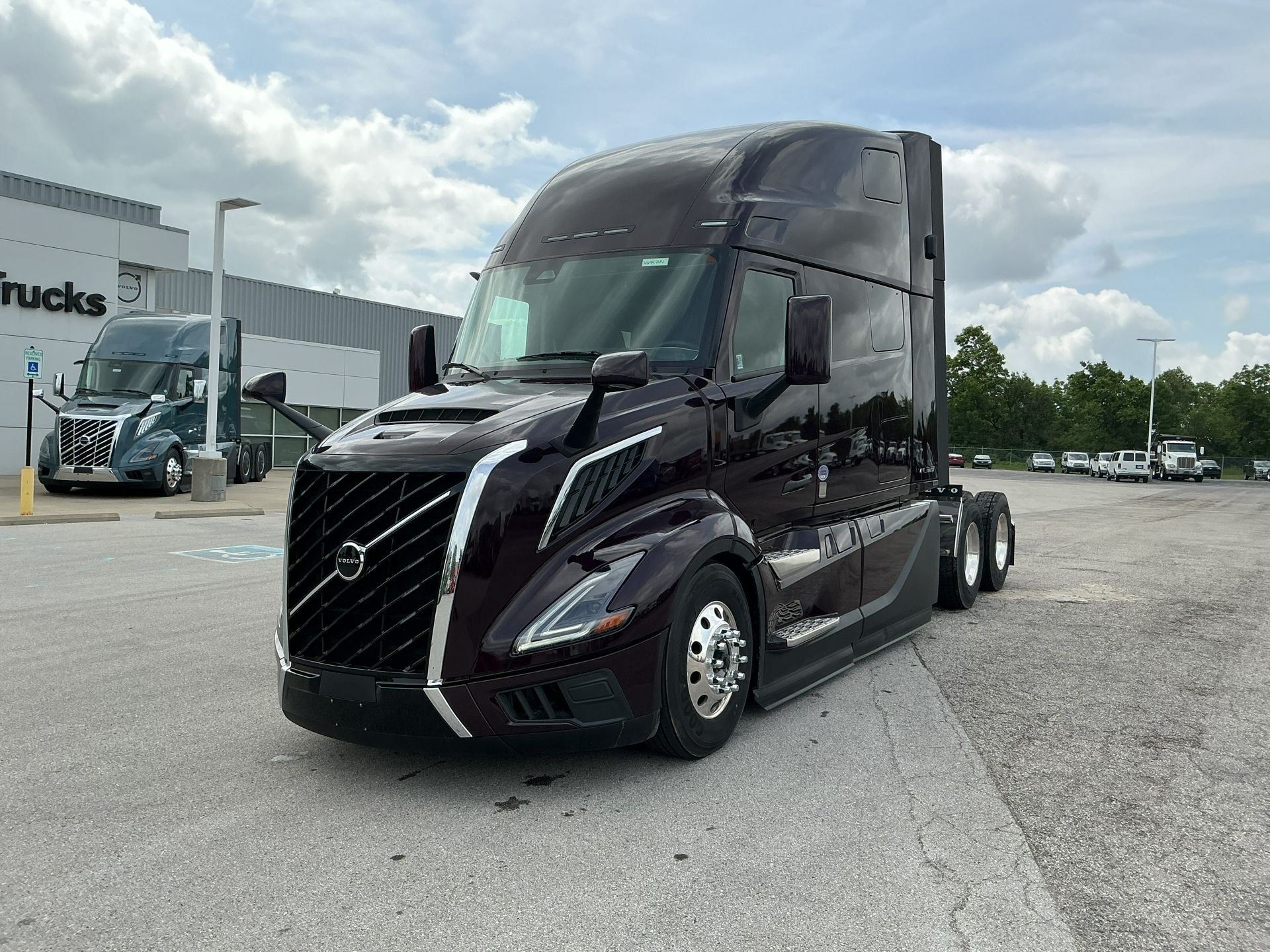 2025 Volvo VNL64T860