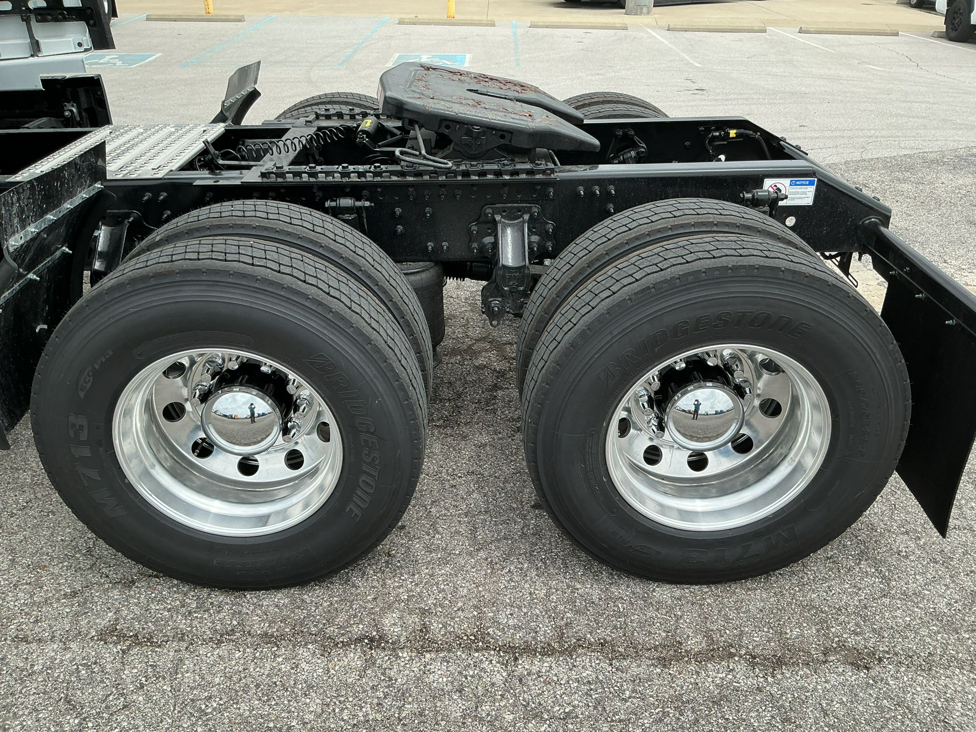 2026 Volvo - image 12