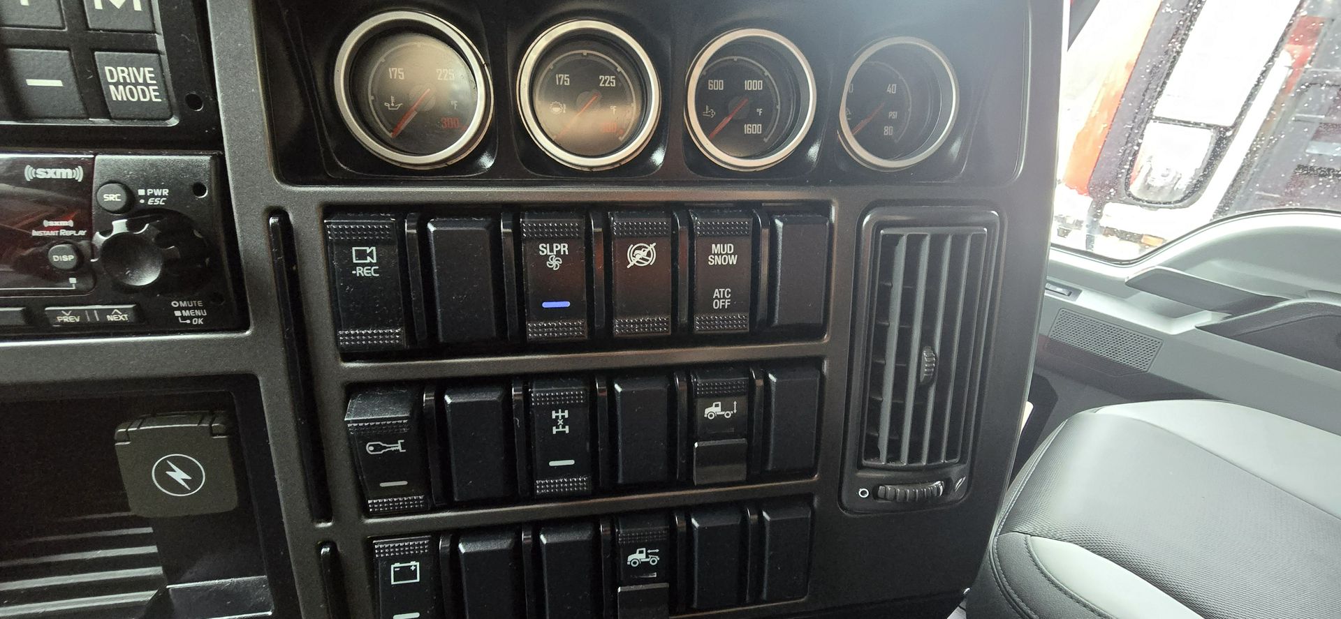 2023 Mack - image 23