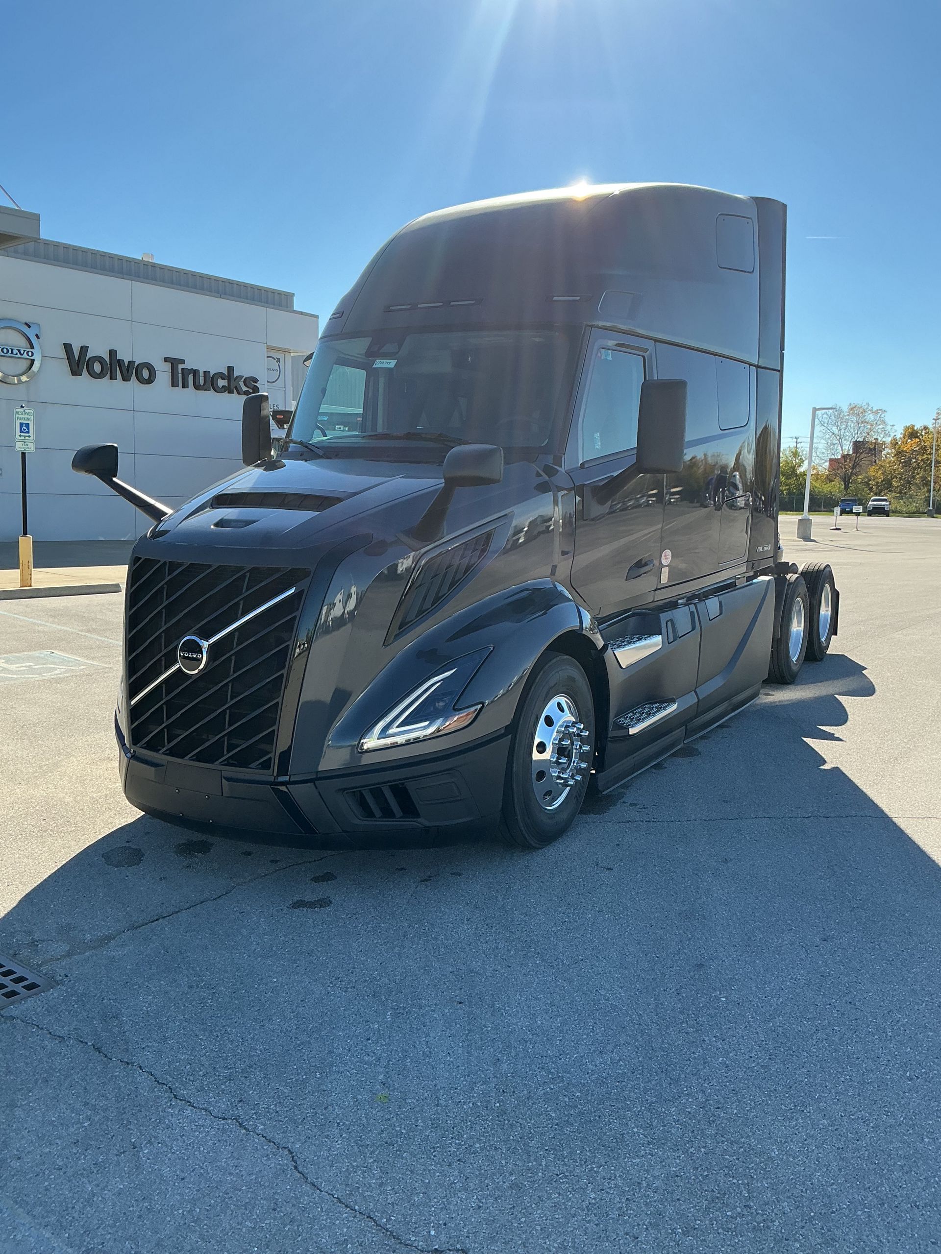 2026 Volvo VNL64T860