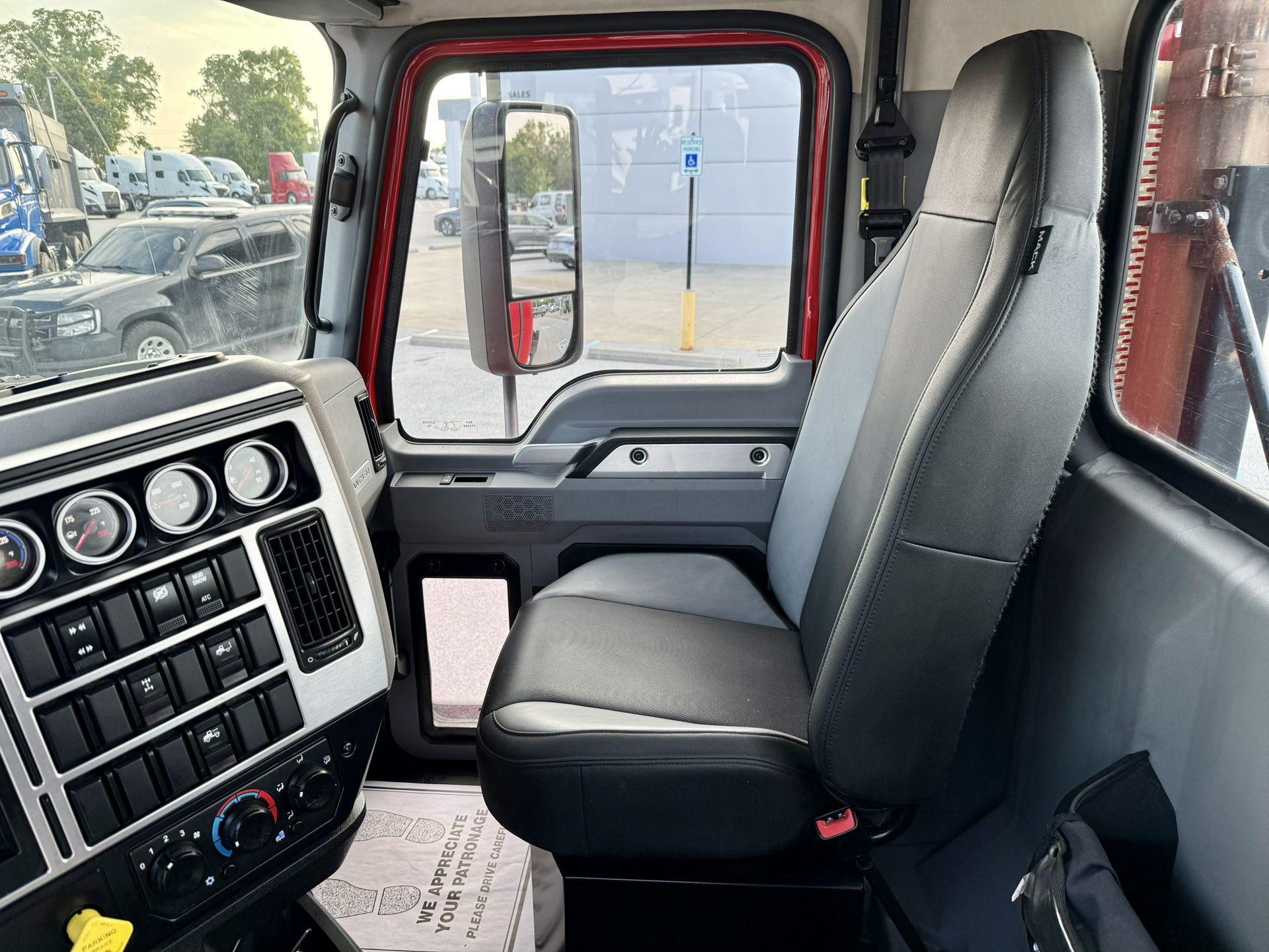 2020 Mack - image 18