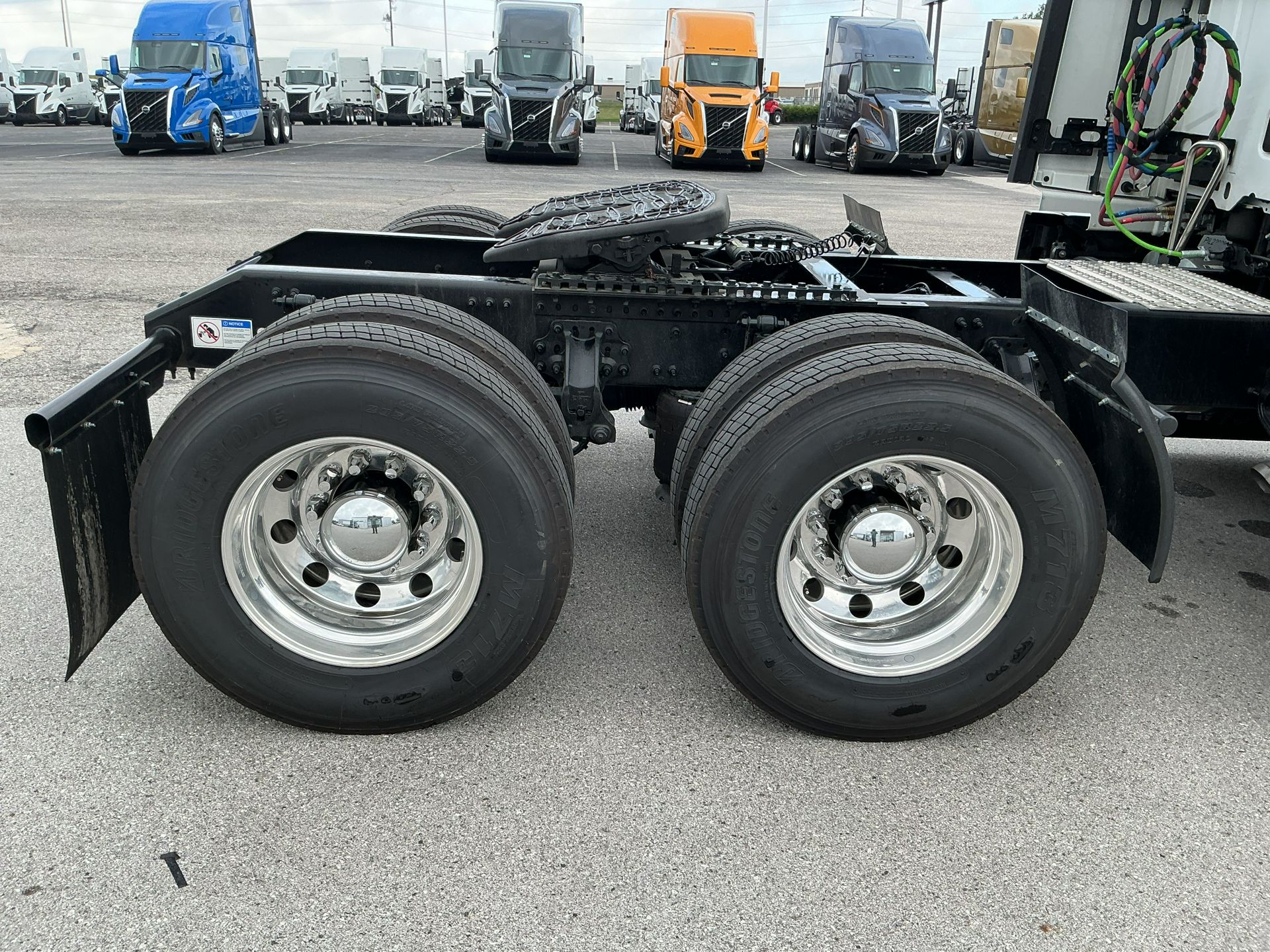 2026 Volvo - image 11