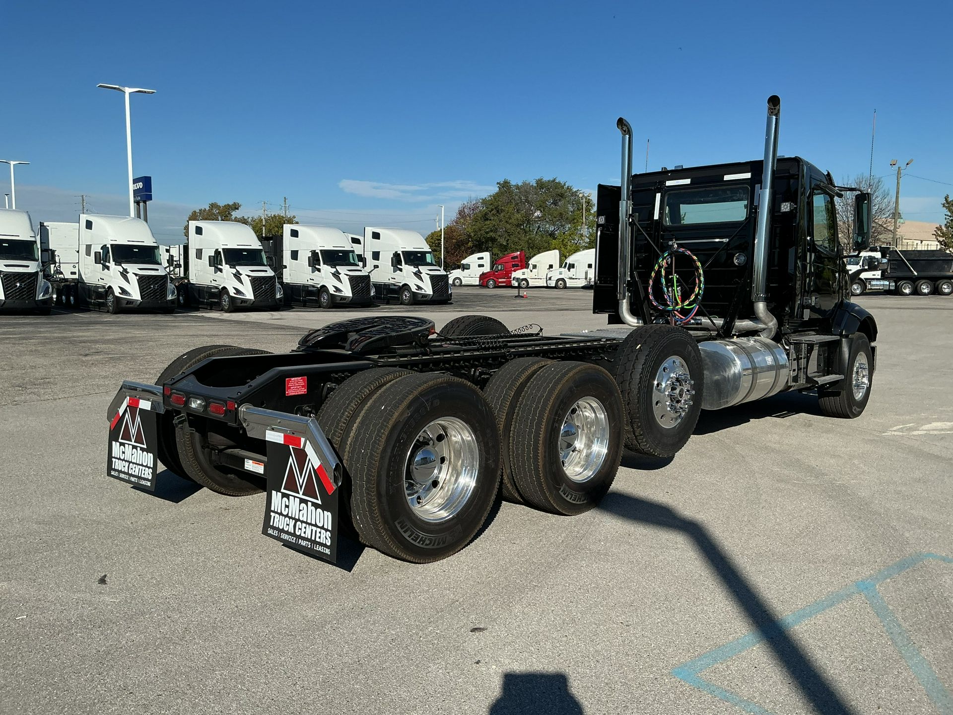 2026 Volvo - image 5