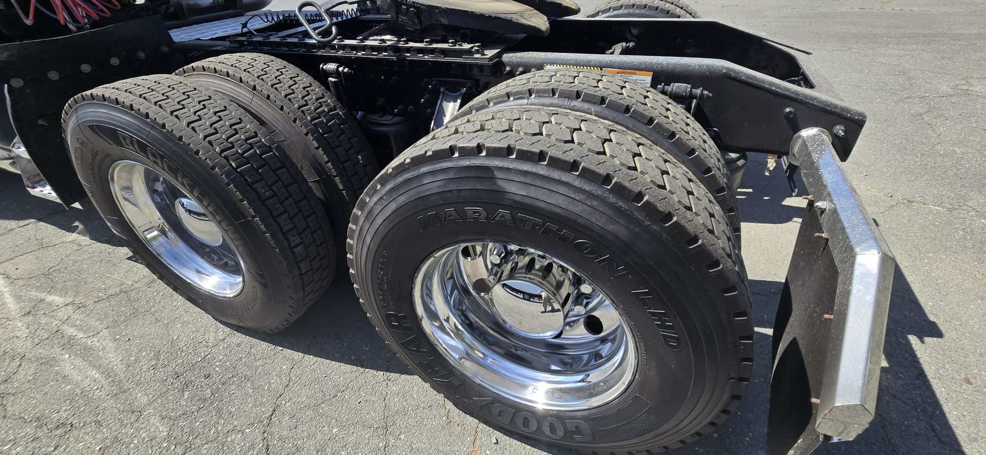 2020 Mack Anthem - image 17