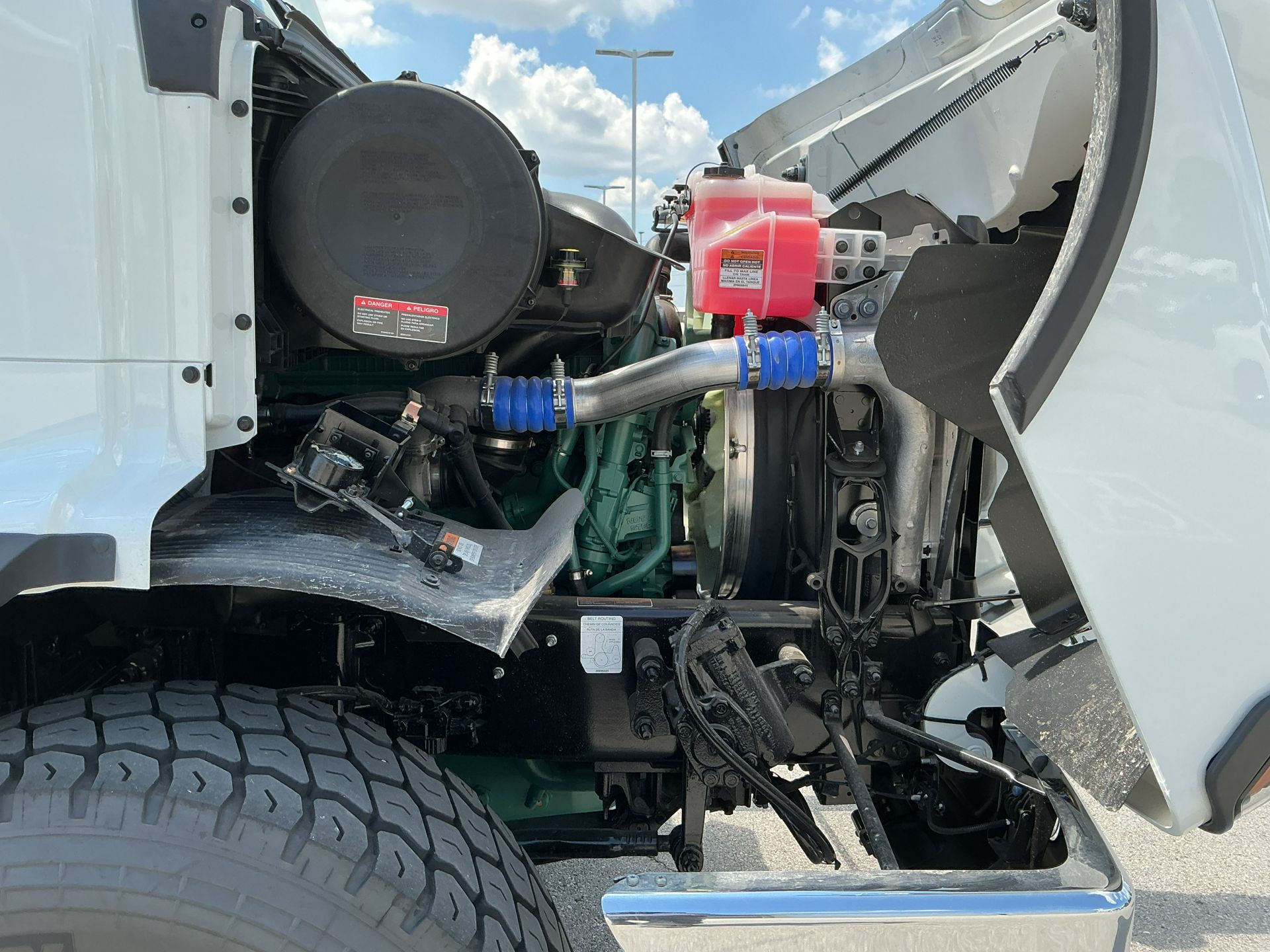 2025 Volvo - image 10