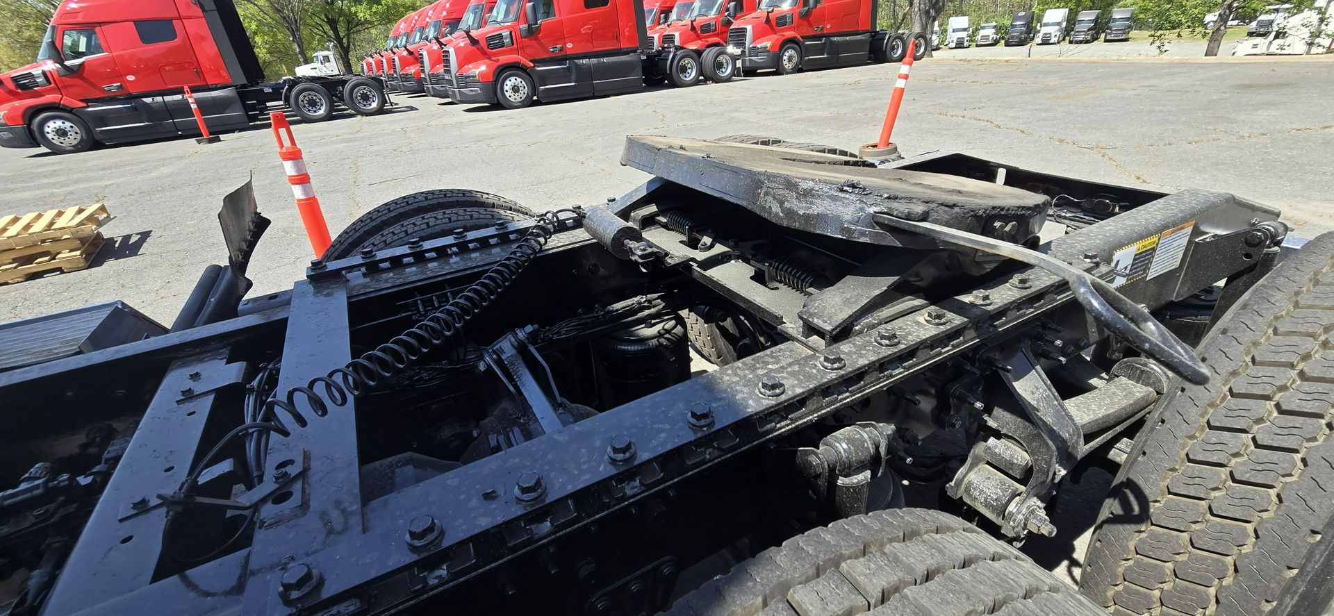 2020 Mack Anthem - image 19