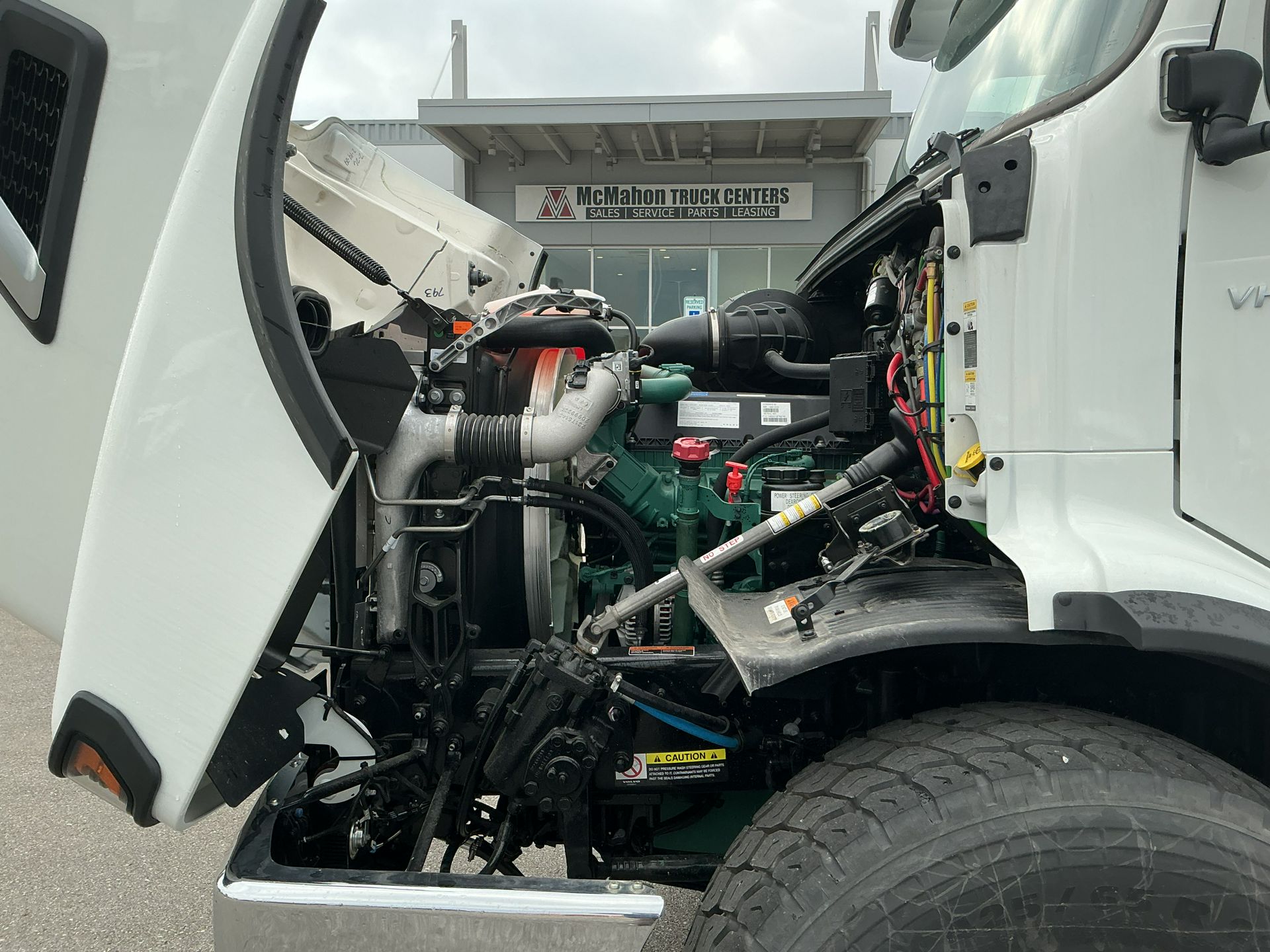 2026 Volvo - image 5